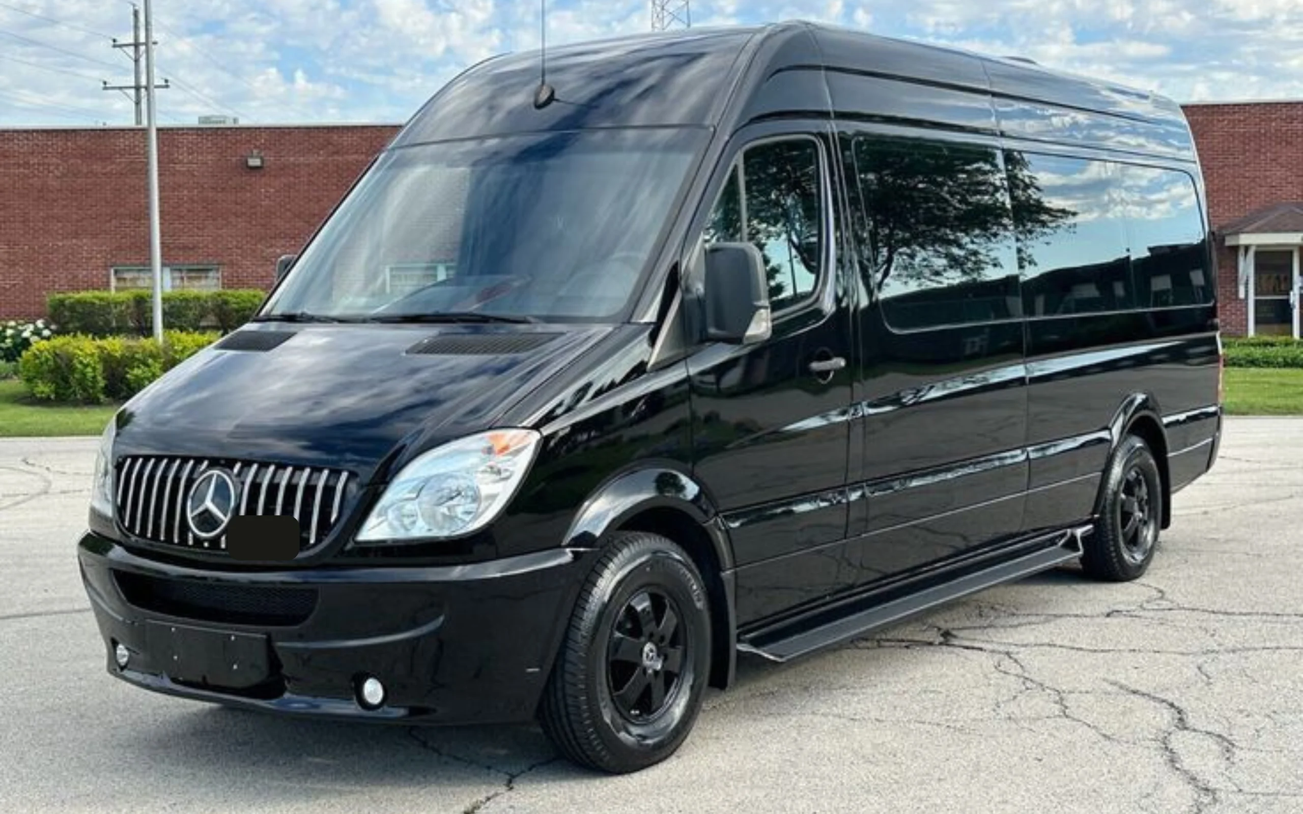 Black-Sprinter-Limo.webp