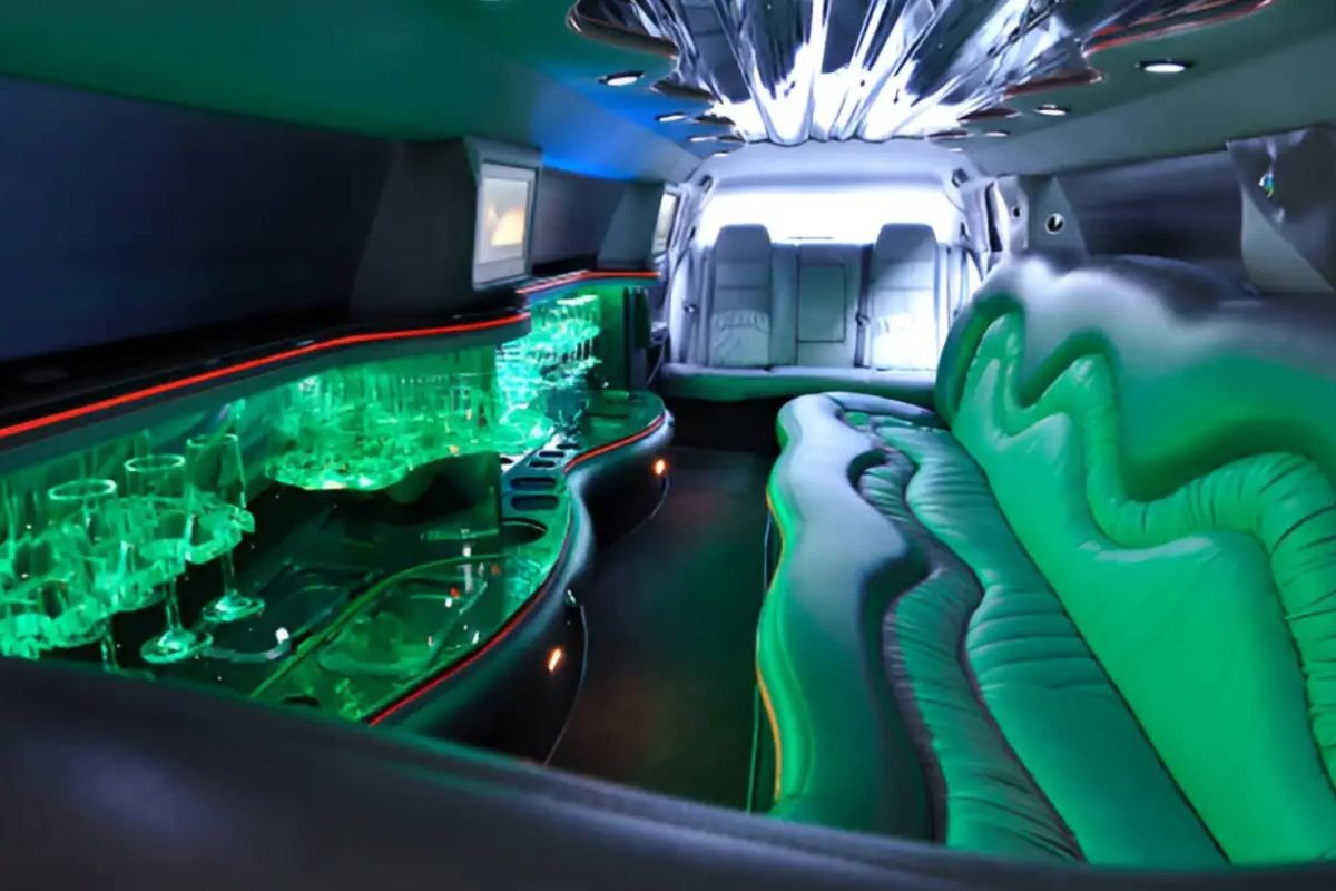 MKT Limousine inside 01