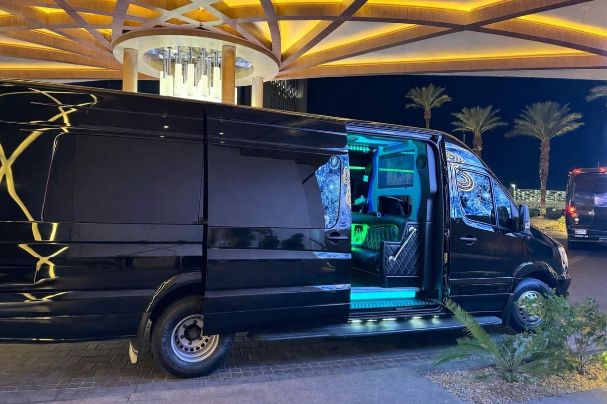 Sptinter Limo Outside