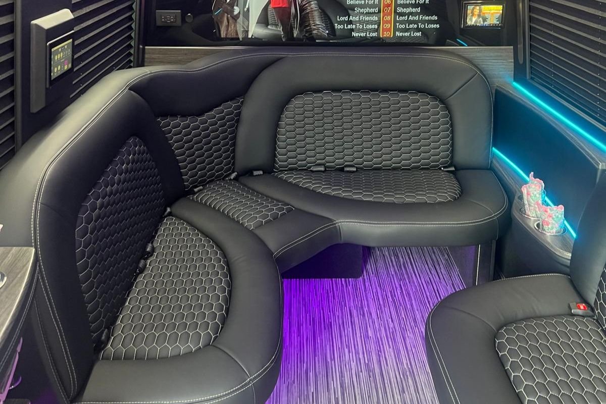 Sptinter Limo inside