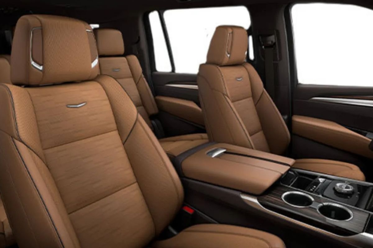 Cadilac-Esclade-interior-.jpg